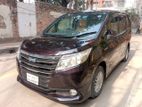 Toyota Noah G Hybrid 2014