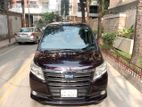 Toyota Noah G Hybrid 2014