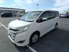 Toyota Noah G Pearl 4/86000 km 2020