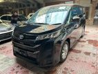 Toyota Noah G PKG BLACK / 2022