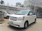 Toyota Noah G Push 2010