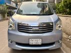 Toyota Noah G push start 2011