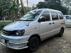 Toyota Noah GL 2005