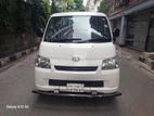 Toyota Noah GL 2011