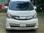 Toyota Noah G’S 2010