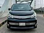Toyota Noah GS 2011