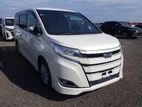 Toyota Noah Hybrid 2 Door Power 2017