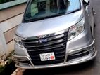 Toyota Noah hybrid 2014