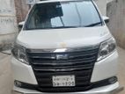 Toyota Noah Hybrid 2014