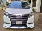 Toyota Noah hybrid 2014