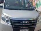 Toyota Noah hybrid 2016