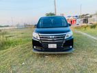 Toyota Noah HYBRID 2016