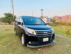 Toyota Noah HYBRID 2016