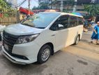 Toyota Noah Hybrid 2016