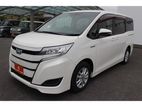 Toyota Noah Hybrid 2019