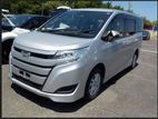 Toyota Noah HYBRID 2019