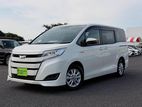 Toyota Noah Hybrid 2019