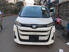 Toyota Noah Hybrid 2022