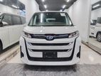 Toyota Noah Hybrid 2022