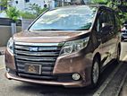 Toyota Noah Hybrid G 2016