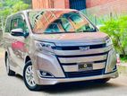 Toyota Noah Hybrid G 2019