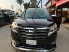 Toyota Noah hybrid grade G 2014