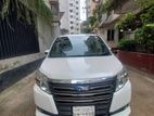 Toyota Noah Hybrid Push start 2014