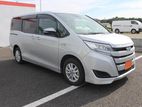 Toyota Noah HYBRID X 2019