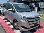 Toyota Noah HYBRID X 2019