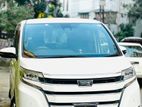 Toyota Noah Hybrid X 2020