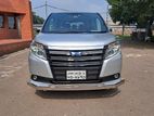 Toyota Noah Hybrid / X - Edition 2016