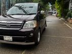 Toyota Noah Imperial sunroof 2005