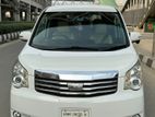 Toyota Noah ইসমাট 2011