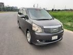 Toyota Noah Key start 2011