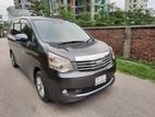 Toyota Noah Key start 2011