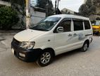 Toyota Noah KR-42 2005