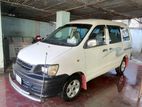 Toyota Noah KR42 2001