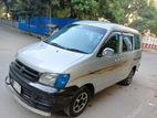 Toyota Noah KR42 2003