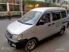 Toyota Noah kr42 low floor 2004