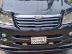 Toyota Noah . 2002