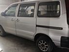 Toyota Noah . 2006