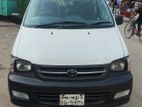 Toyota Noah . 2002