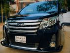Toyota Noah ` 2014