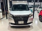 Toyota Noah NON HYBRID 2016