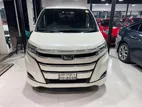Toyota Noah Non-Hybrid 2017