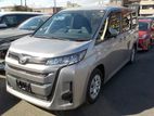 Toyota Noah Non Hybrid X Grey 2023