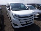 Toyota Noah Nonhybrid push 2 D.P 2020