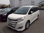 Toyota Noah Nonhybrid push 2 D.P 2020