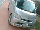 Toyota Noah . 2009