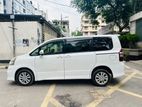 Toyota Noah Octane 2012